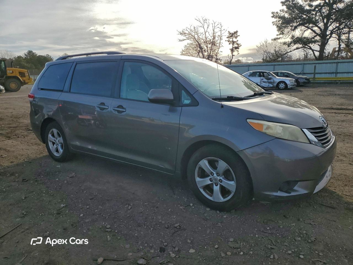 Toyota Sienna 2011