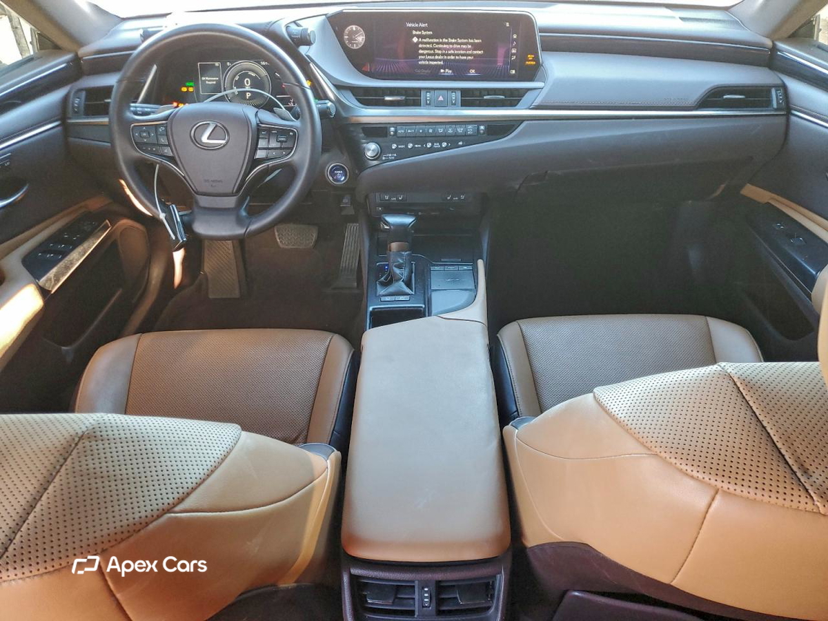 Lexus ES 2021
