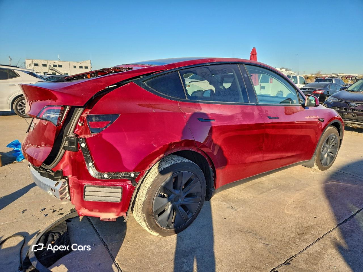 Tesla Model Y 2025