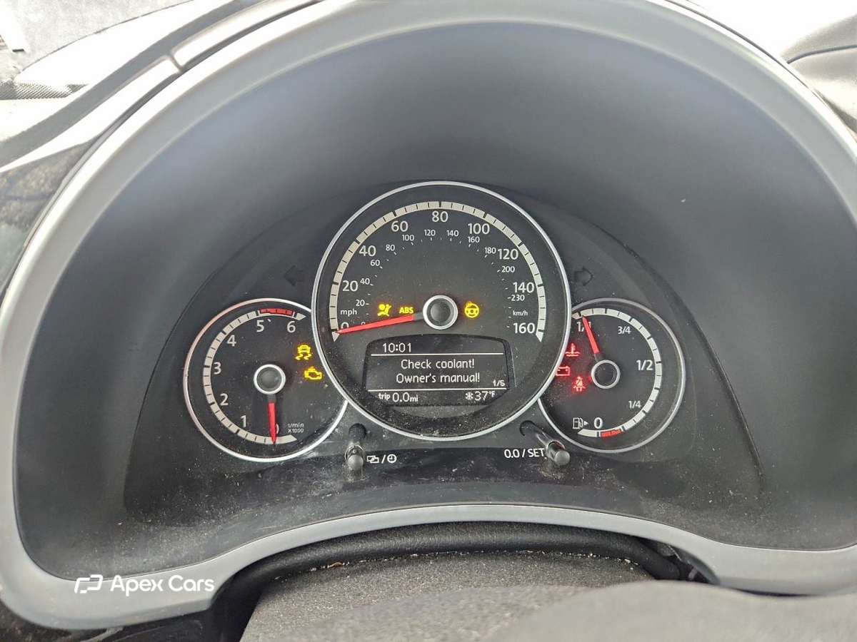 Volkswagen Beetle 2013