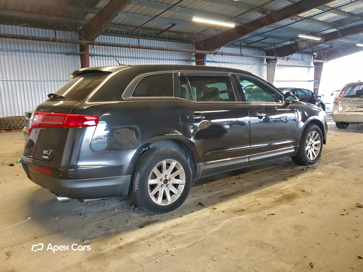 Lincoln MKT 2013