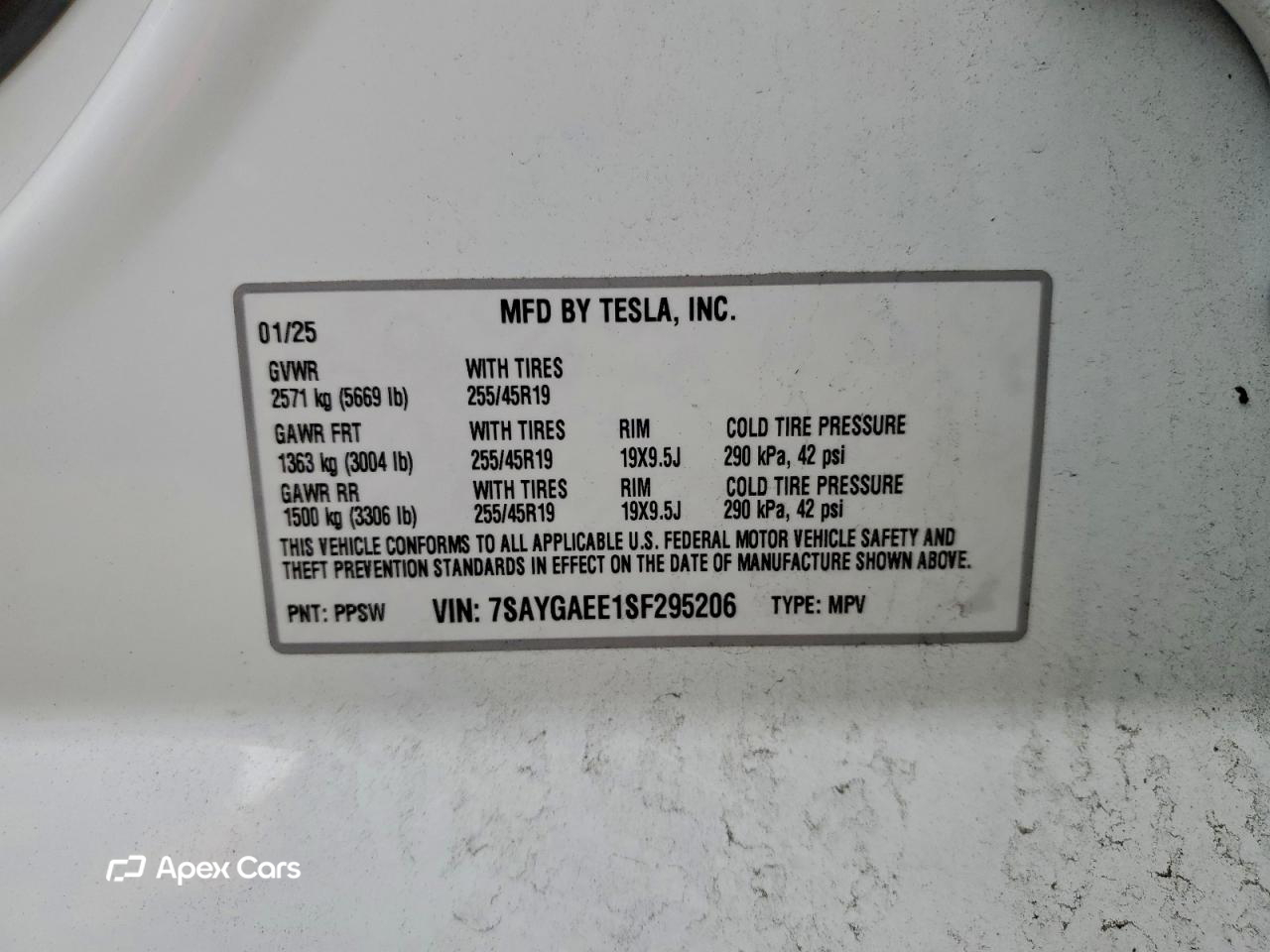 Tesla Model Y 2025