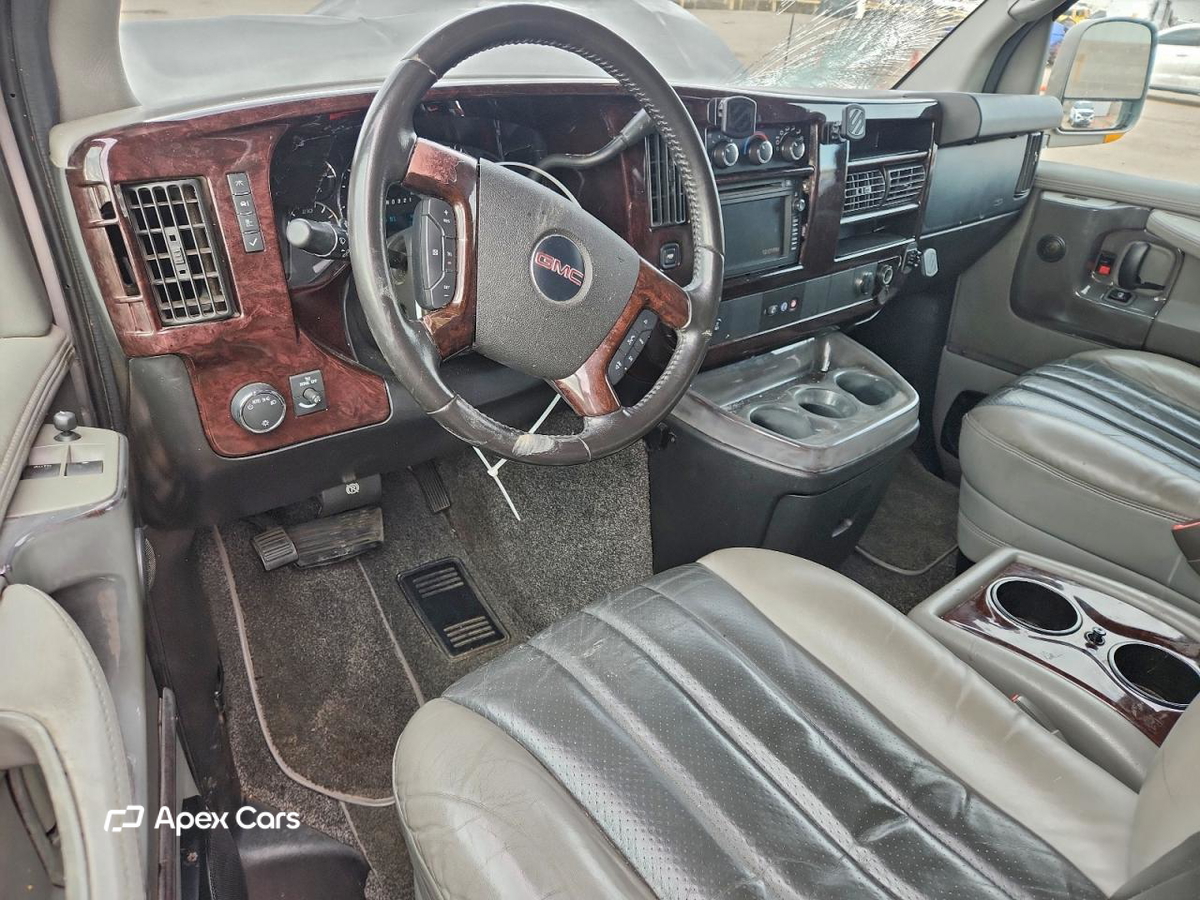 GMC Savana 2012