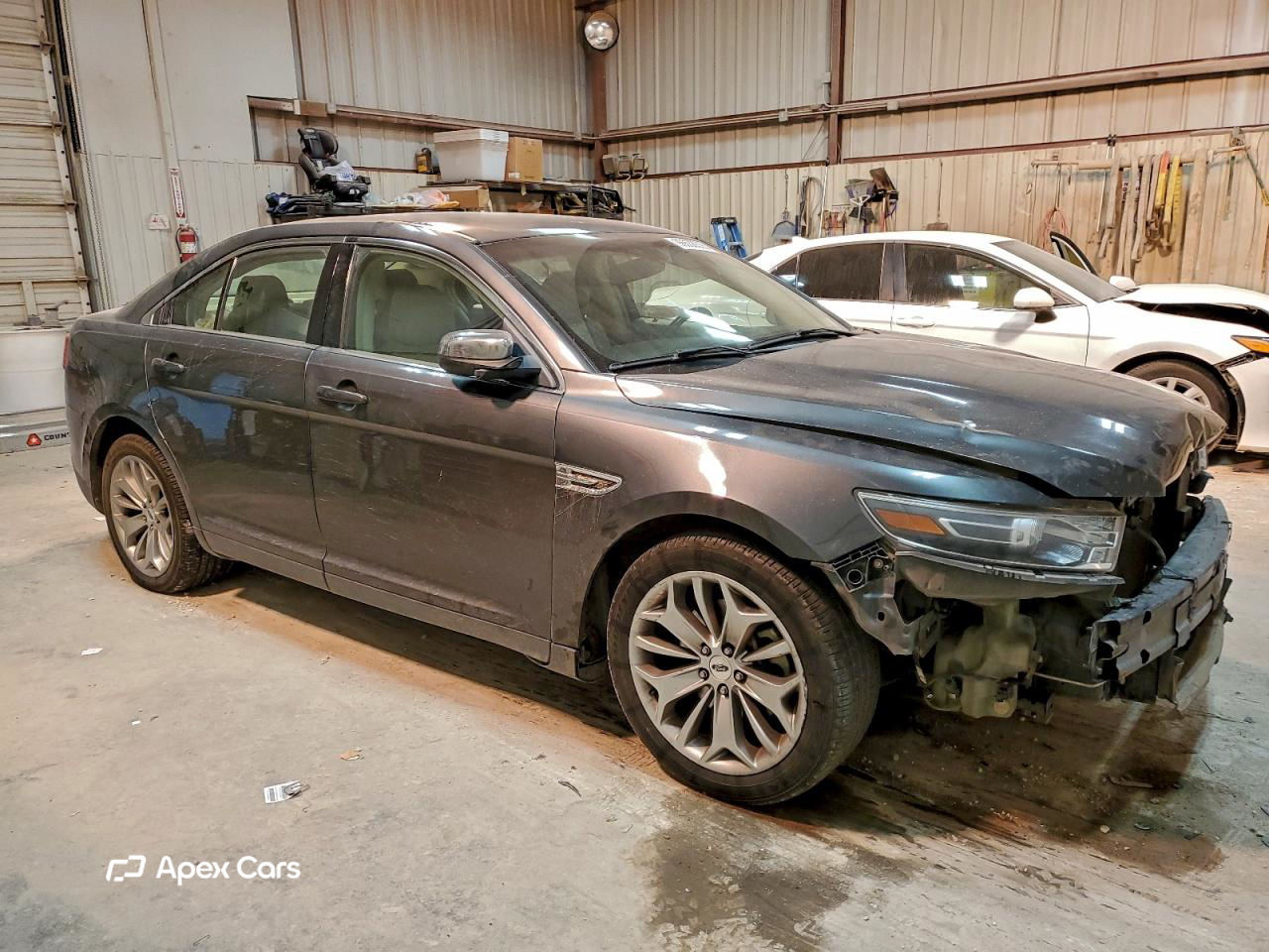 Ford Taurus 2016