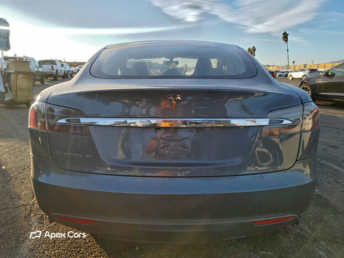 Tesla Model S 2013