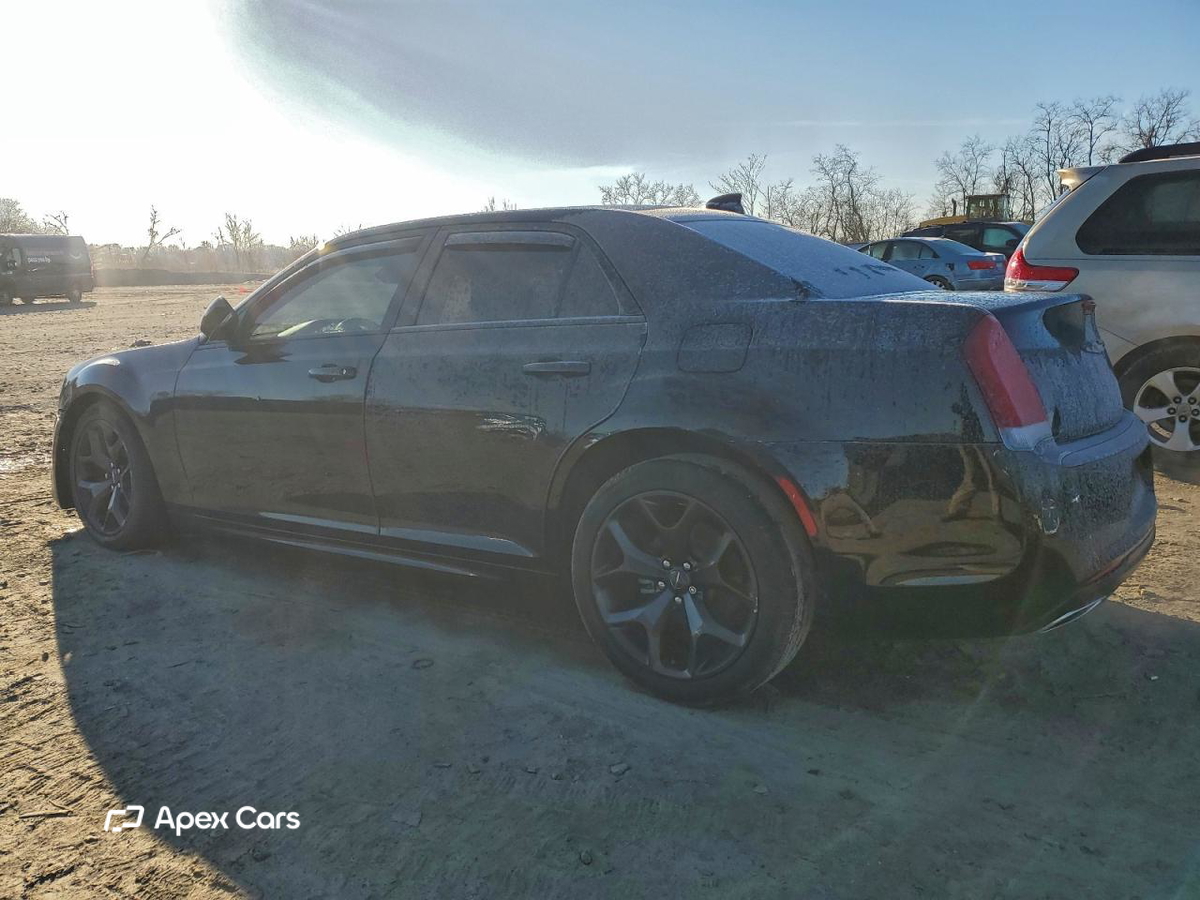 Chrysler 300 2021