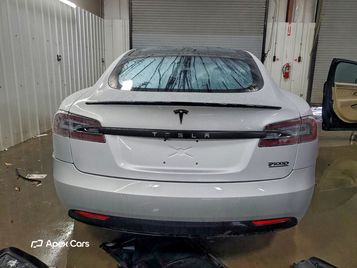 Tesla Model S 2016