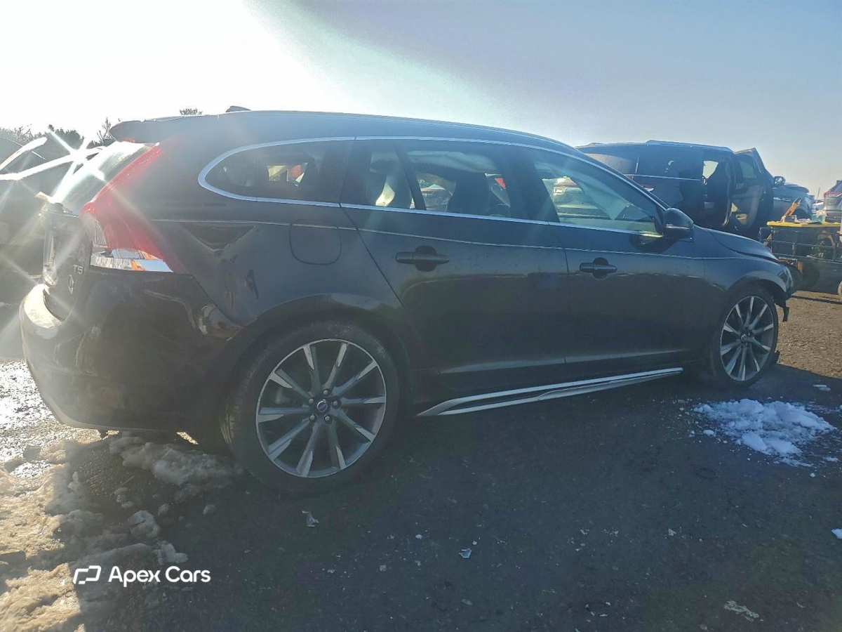 Volvo V60 2015