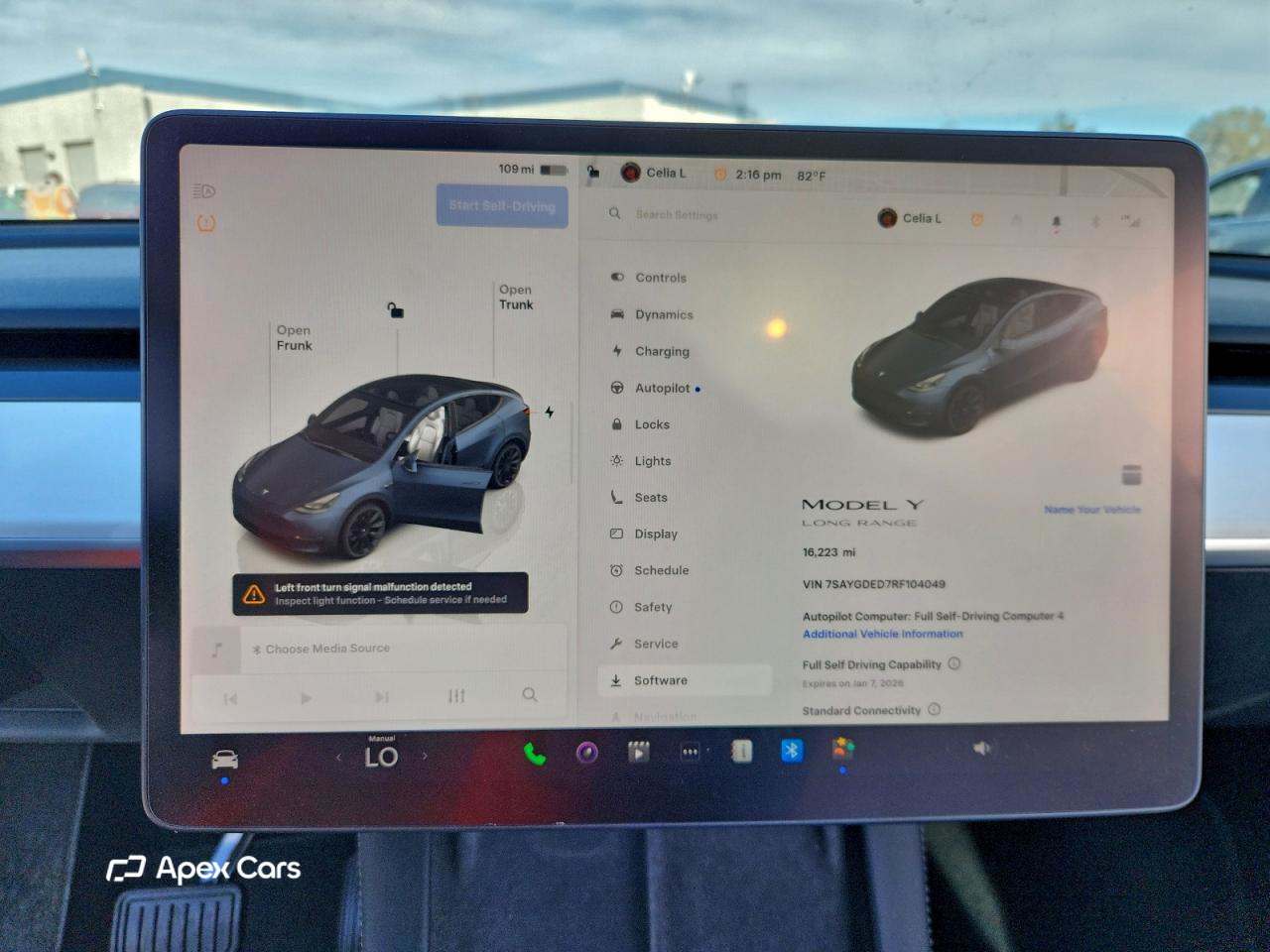 Tesla Model Y 2024