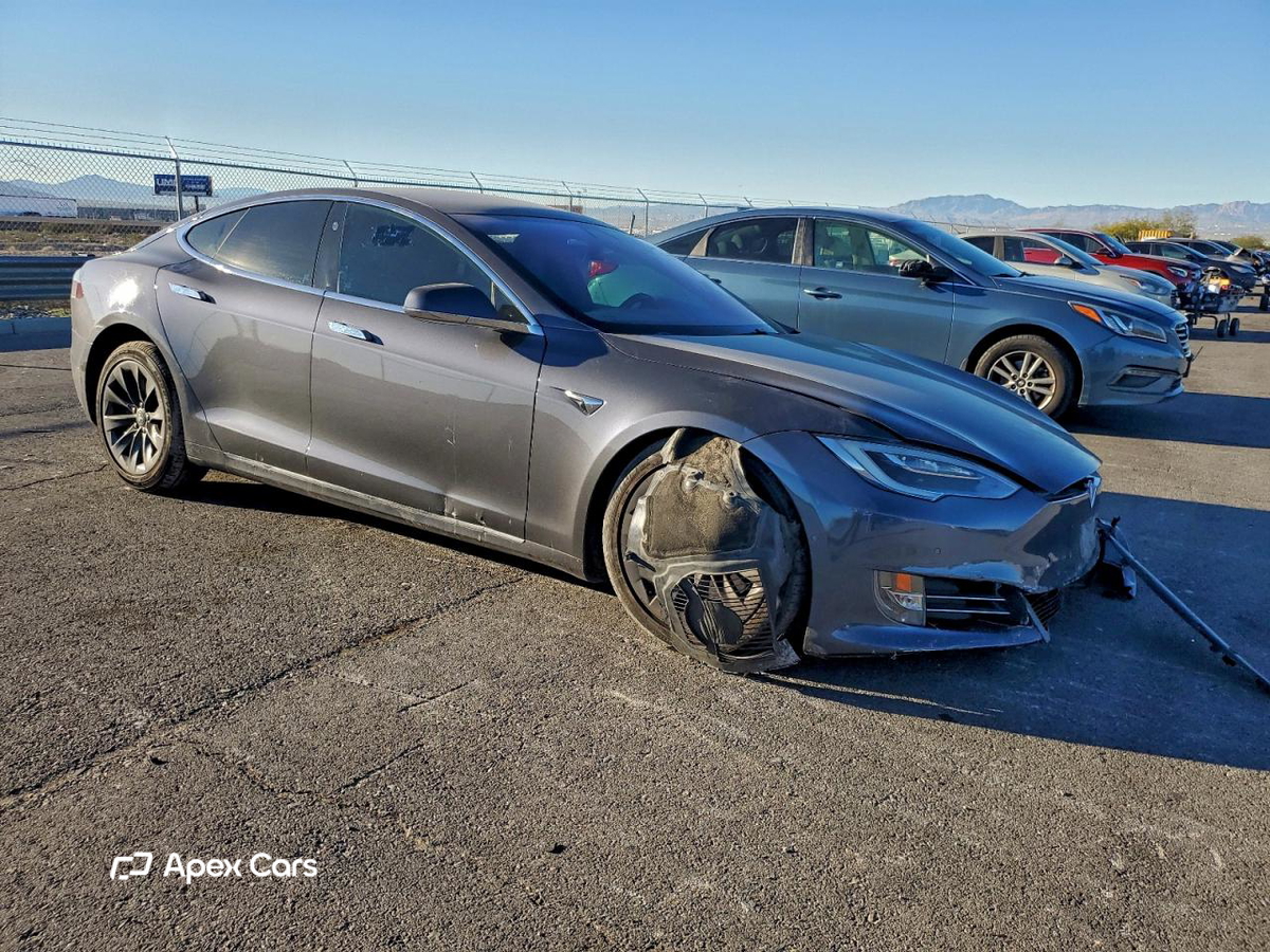 Tesla Model S 2018
