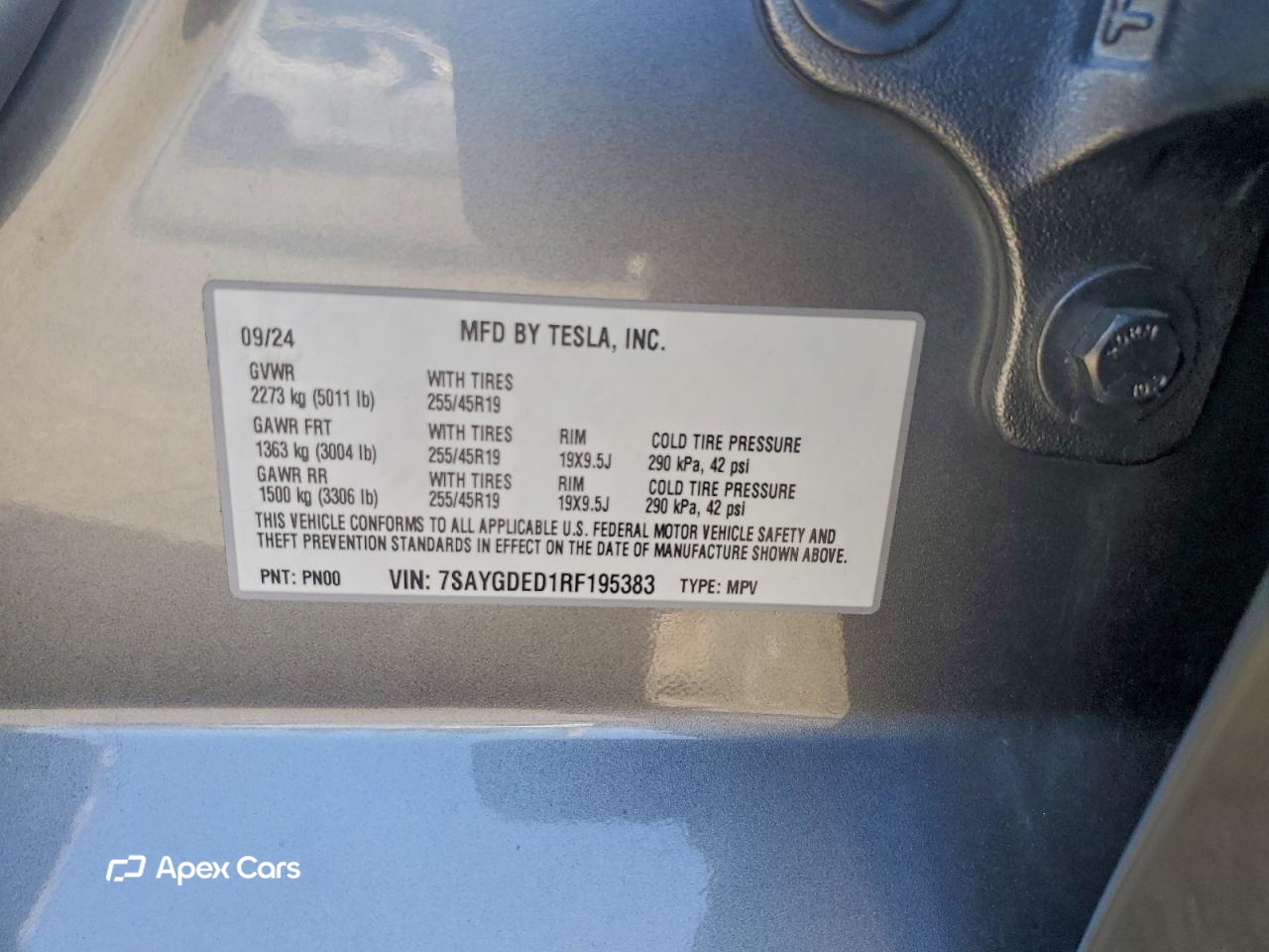 Tesla Model Y 2024