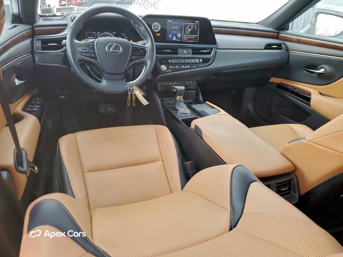 Lexus ES 2022