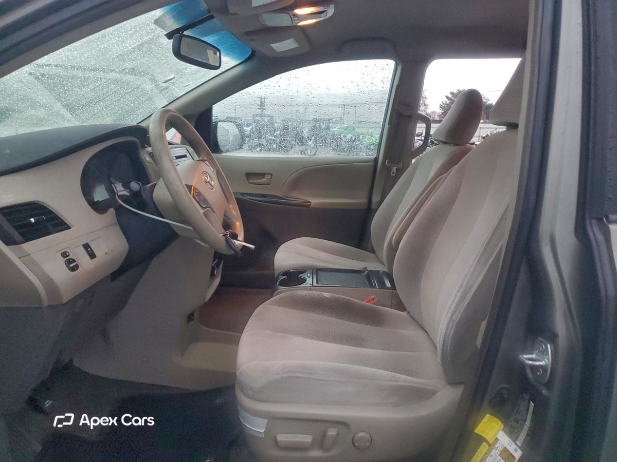 Toyota Sienna 2011