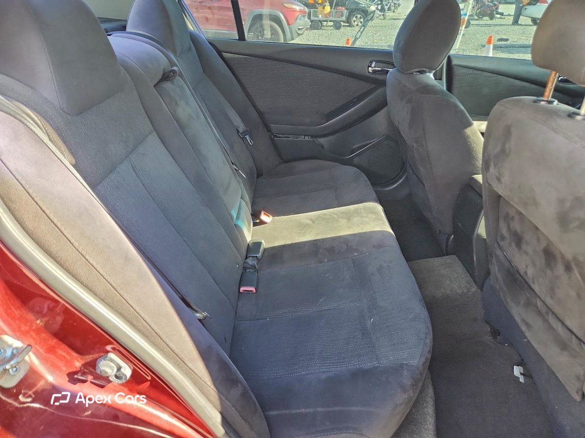 Nissan Altima 2012