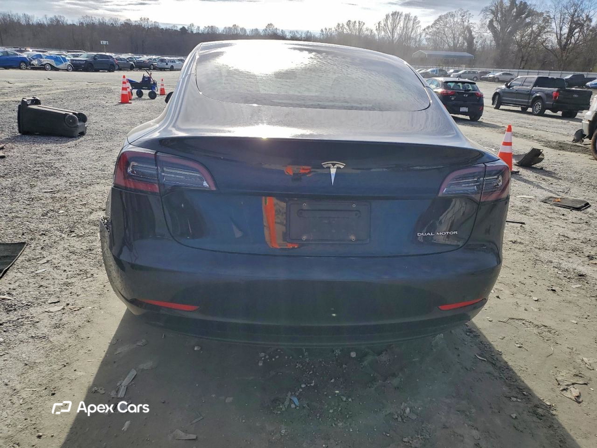 Tesla Model 3 2022