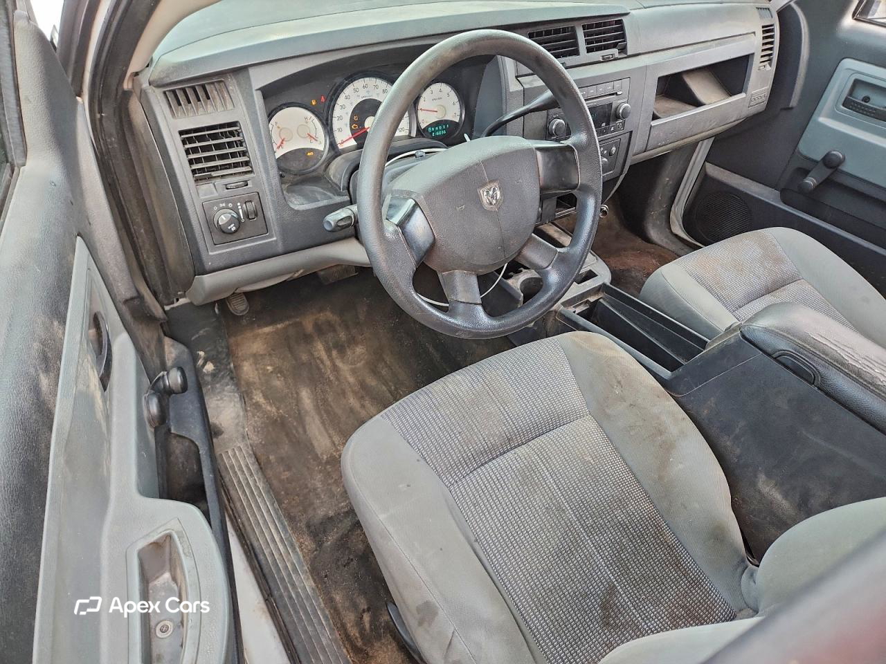 Dodge Dakota 2011