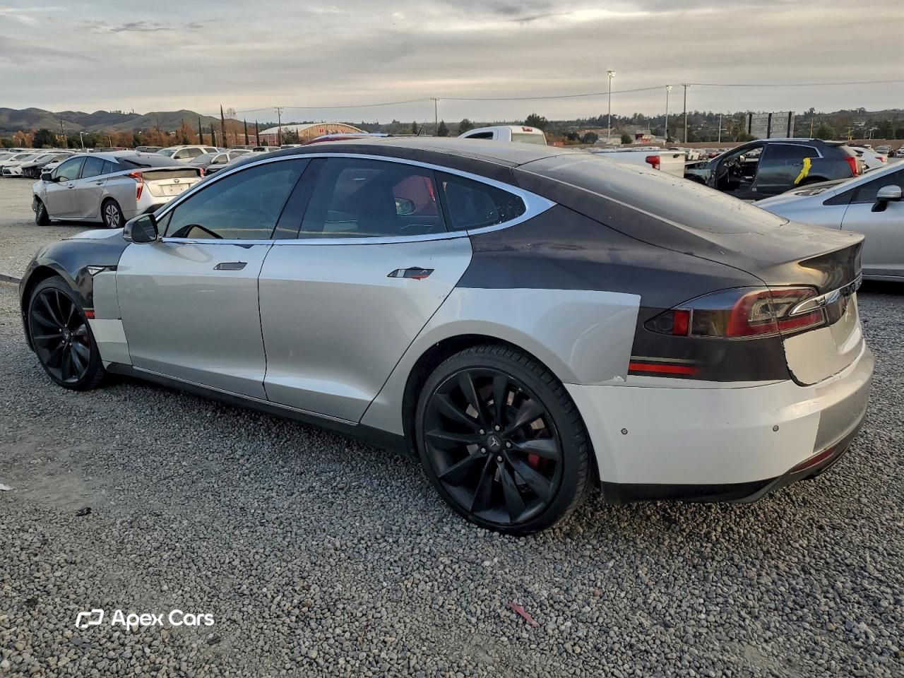 Tesla Model S 2015