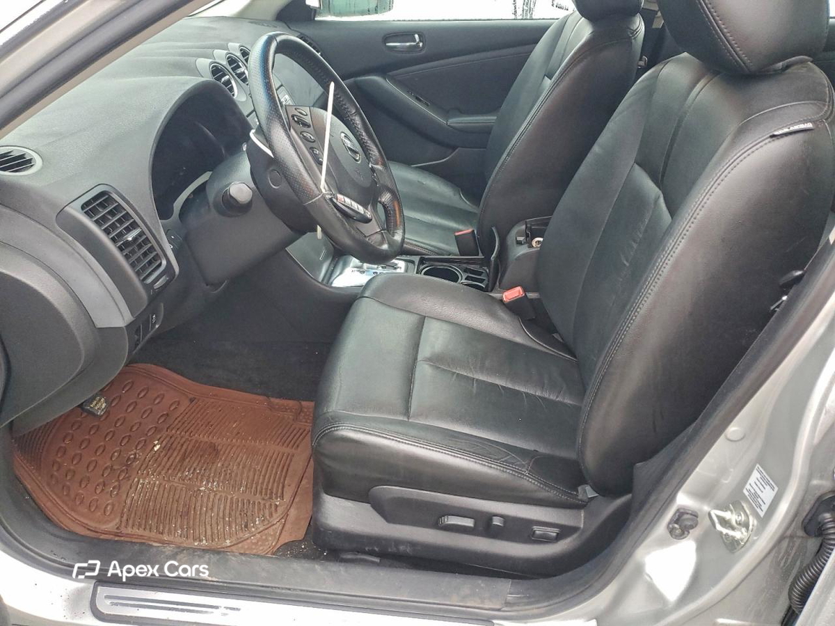 Nissan Altima 2011