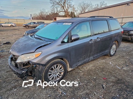 Toyota Sienna 2015 - Image 1 of 13