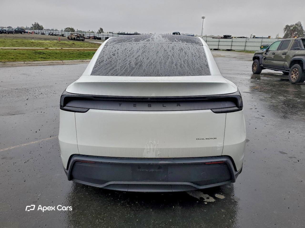 Tesla Model Y 2026