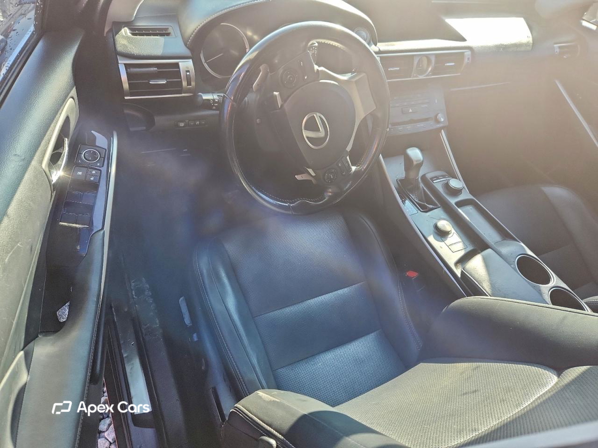 Lexus IS 2015