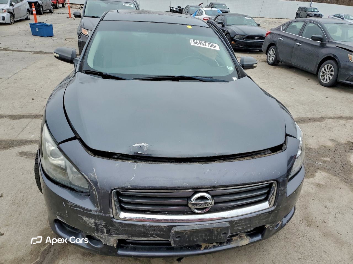 Nissan Maxima 2012