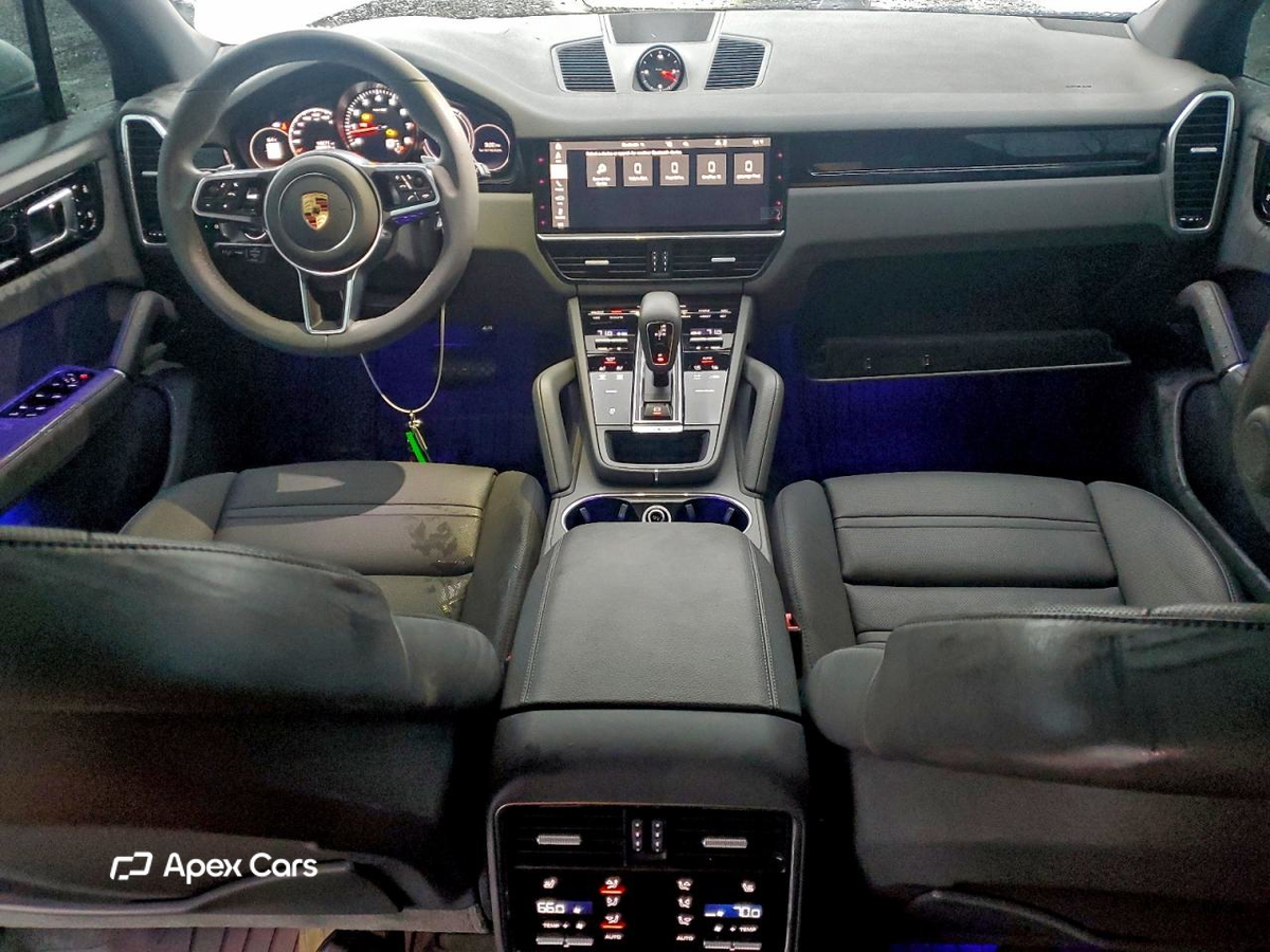 Porsche Cayenne 2021