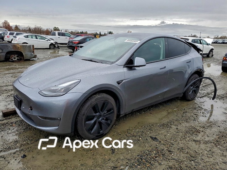 Tesla Model Y 2025 - Image 1 of 12