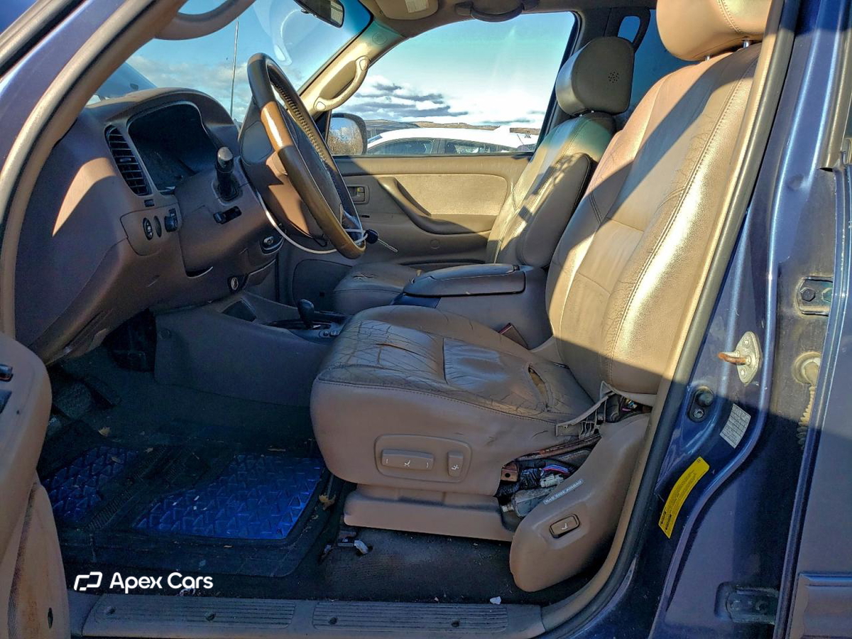Toyota Sequoia 2004