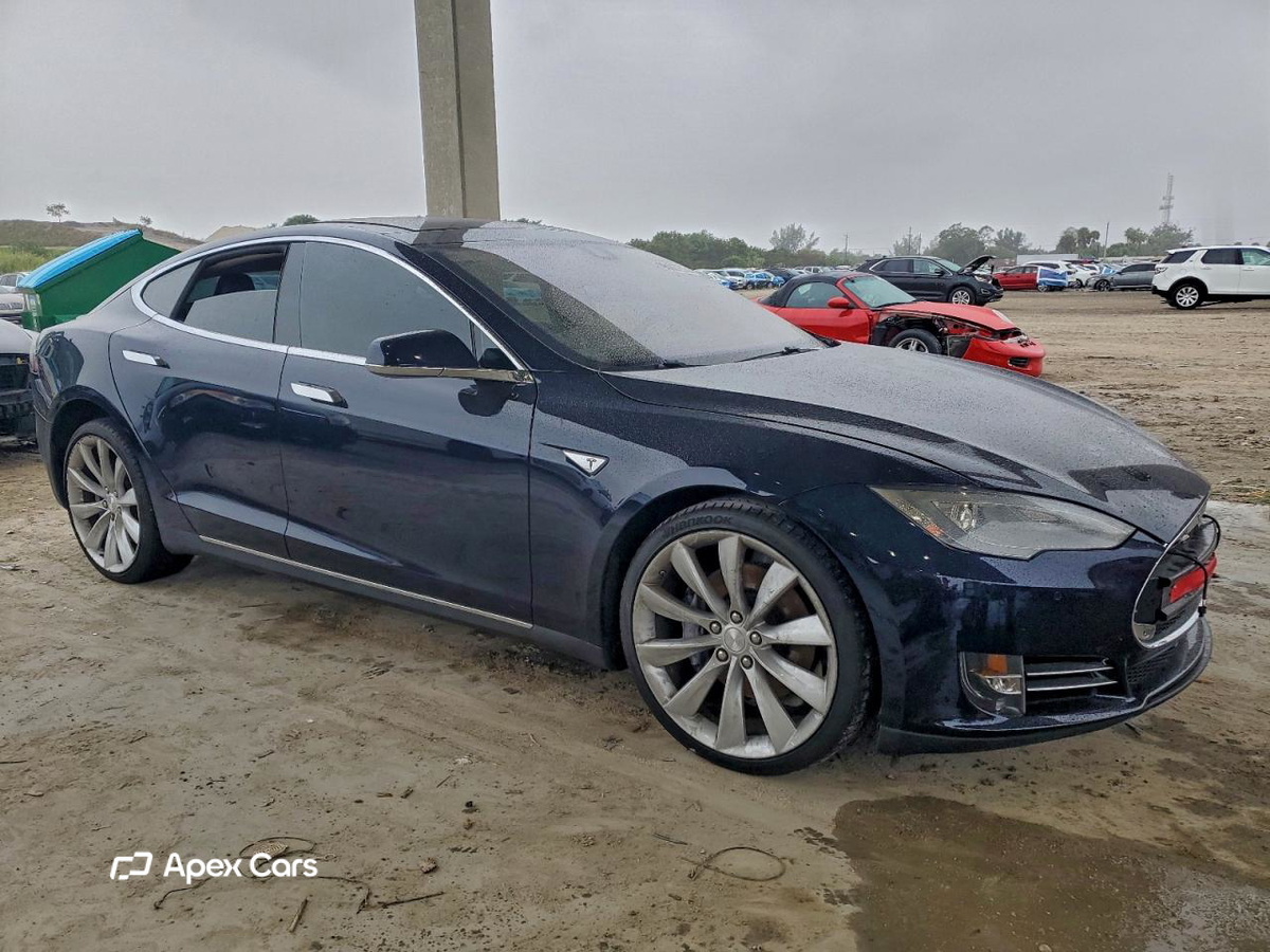 Tesla Model S 2014