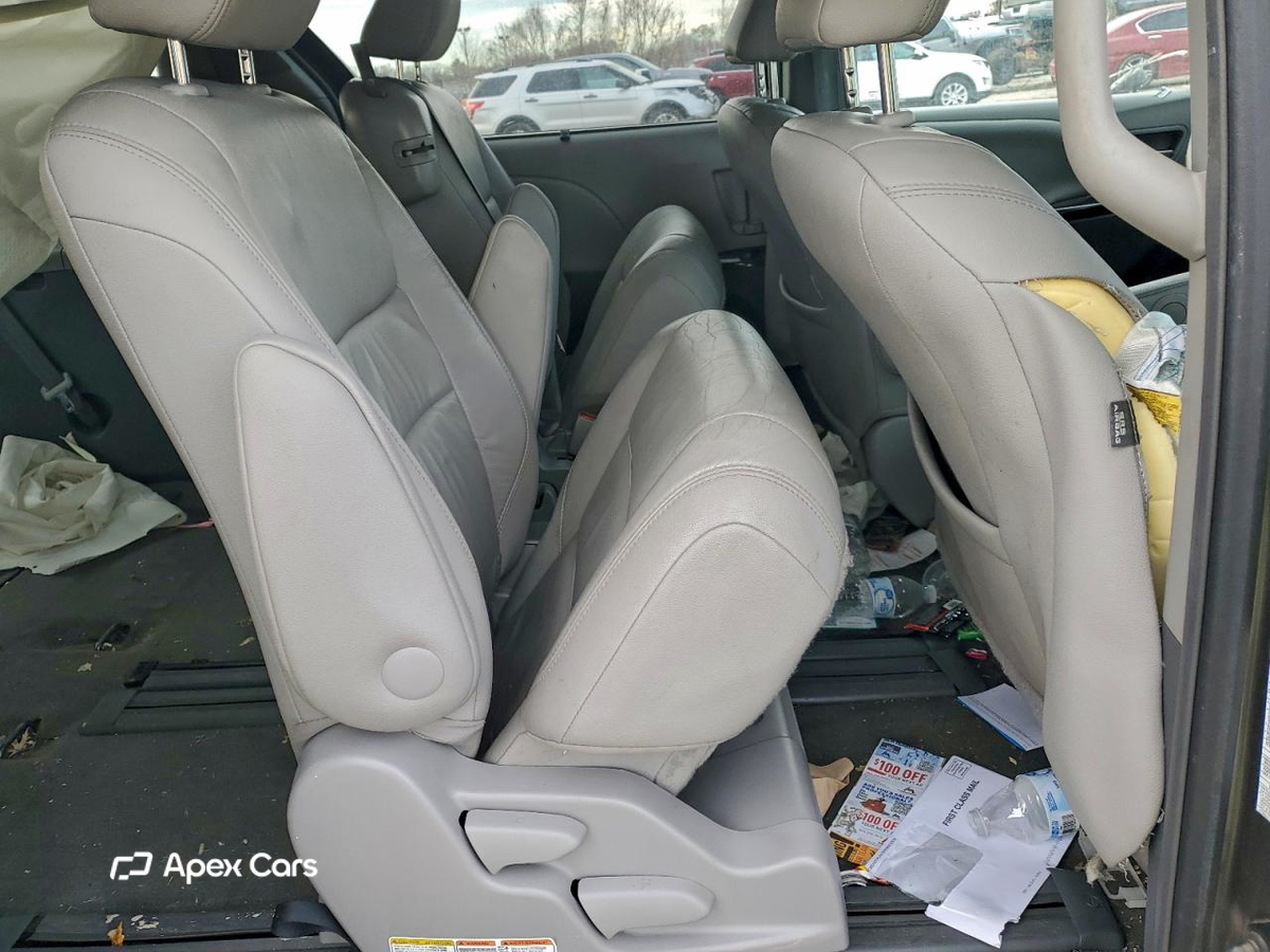 Toyota Sienna 2015