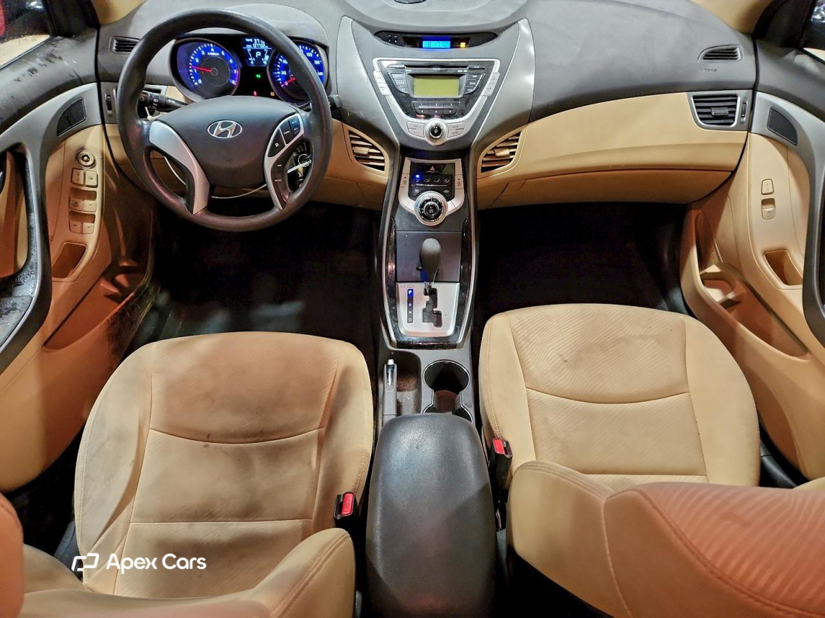Hyundai Elantra 2012