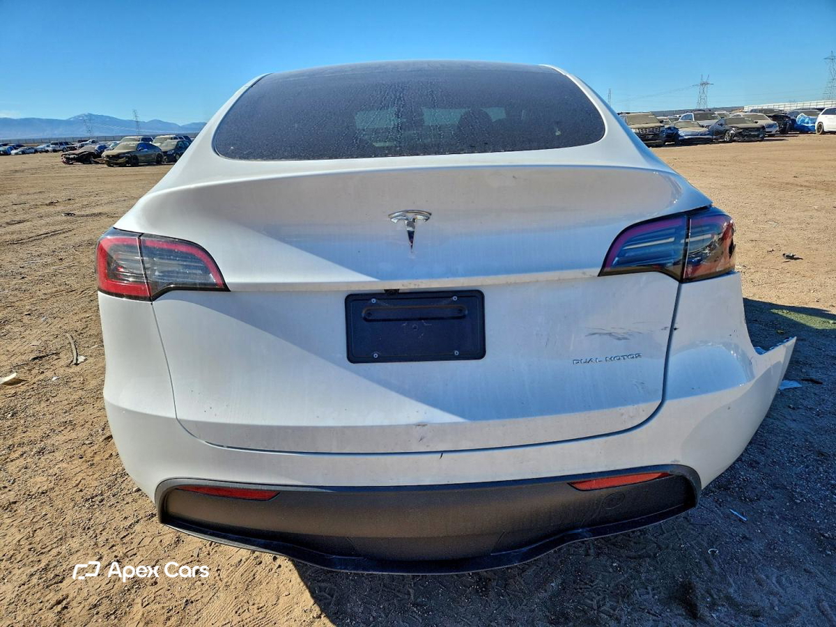 Tesla Model Y 2025