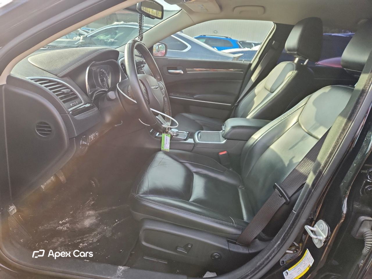 Chrysler 300 2021