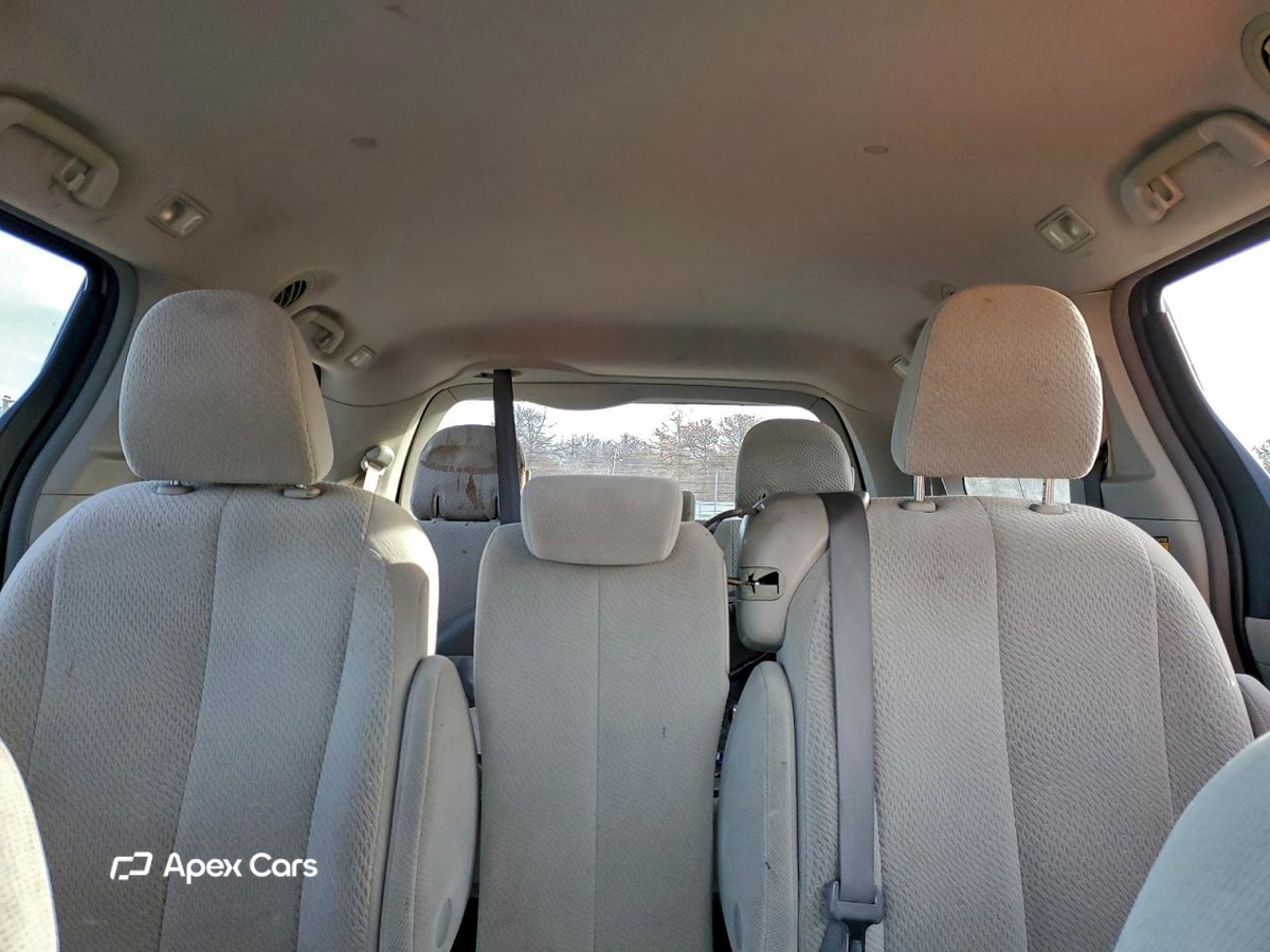 Toyota Sienna 2011
