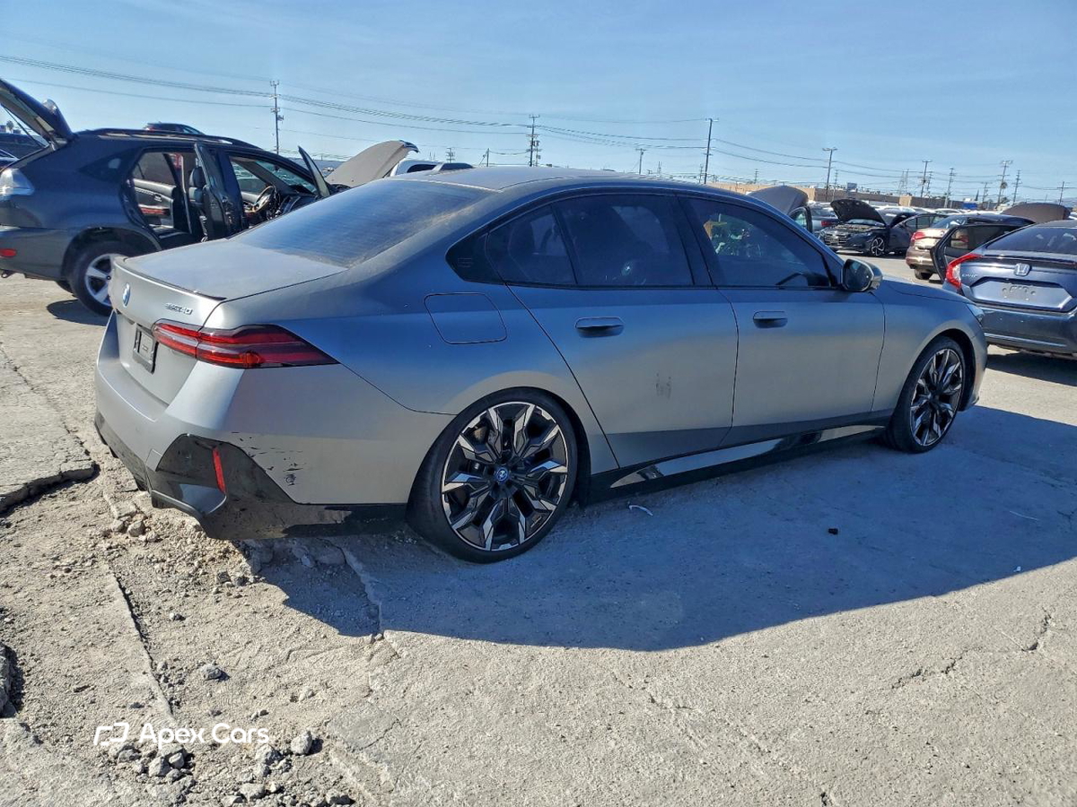 BMW i5 2025