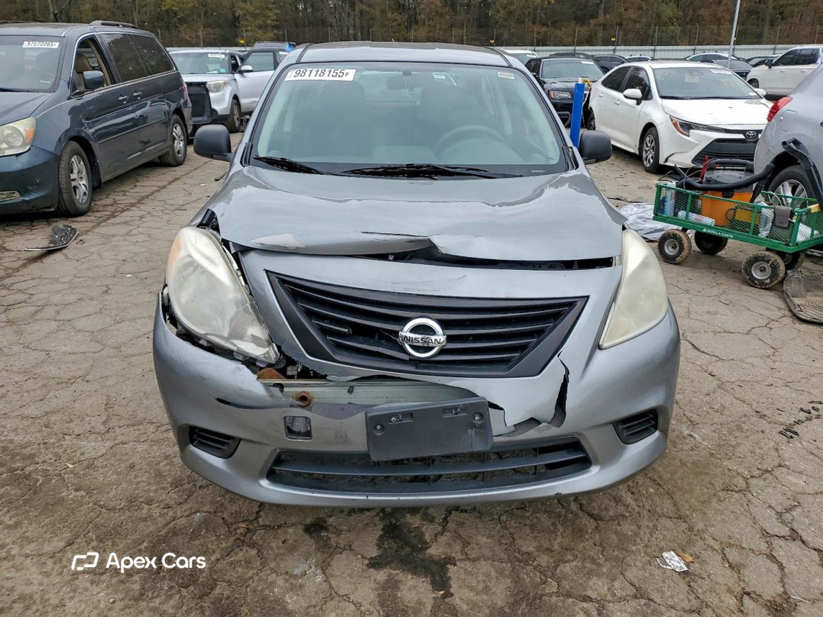 Nissan Versa 2012