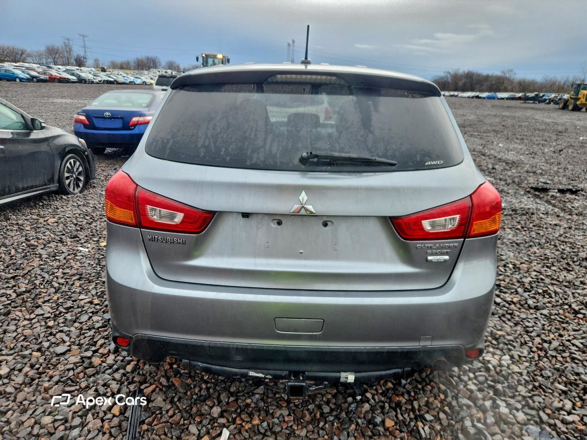 Mitsubishi Outlander 2016