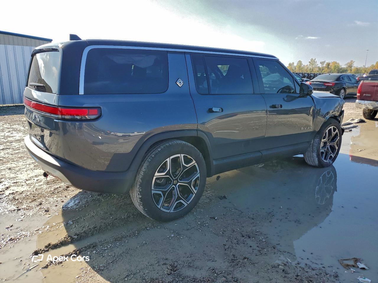 Rivian R1S 2025