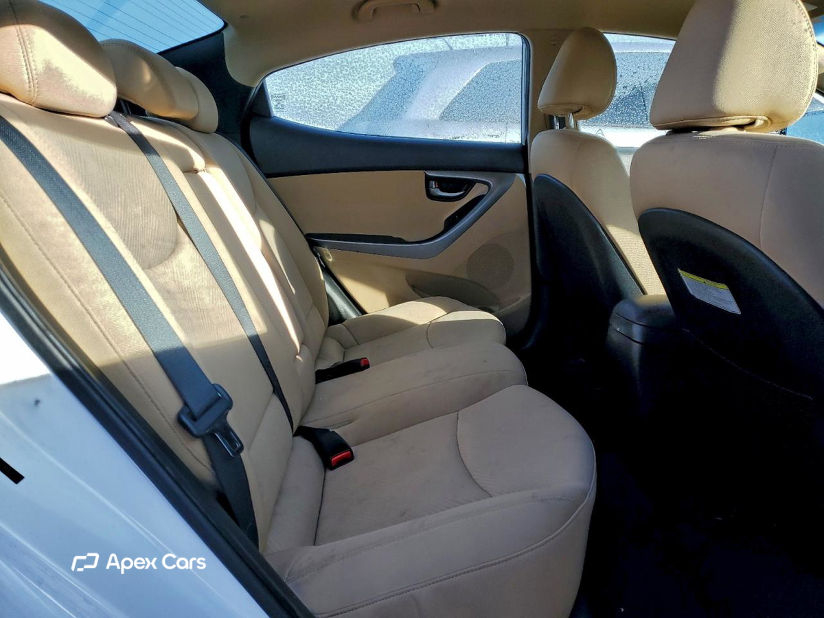 Hyundai Elantra 2013