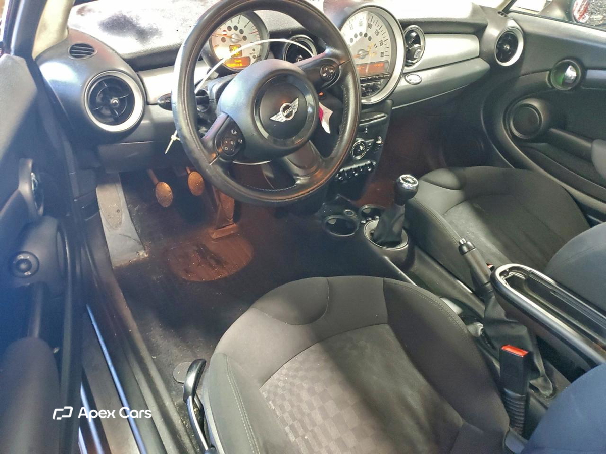MINI Cooper 2011