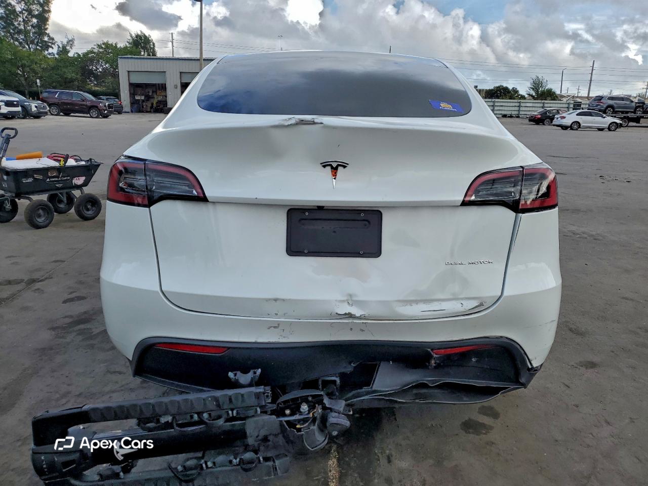 Tesla Model Y 2023