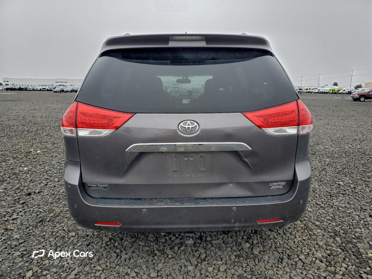 Toyota Sienna 2013