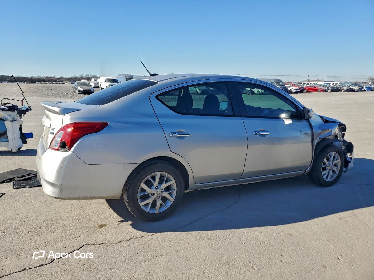 Nissan Versa 2018