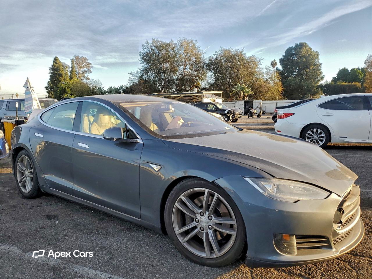Tesla Model S 2013