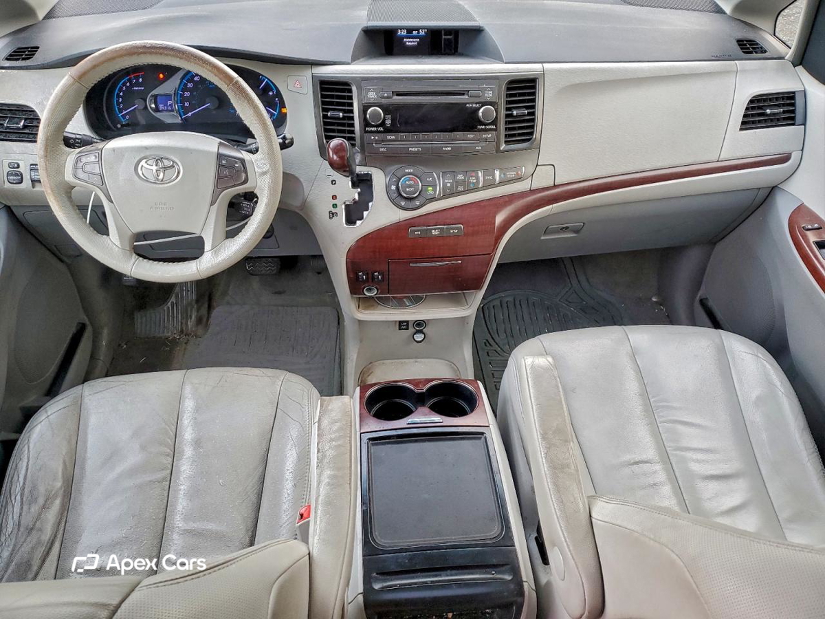 Toyota Sienna 2012