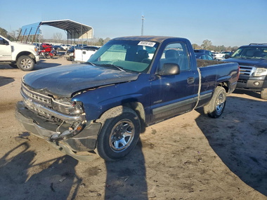Chevrolet Silverado 2000 - Image 1 of 13