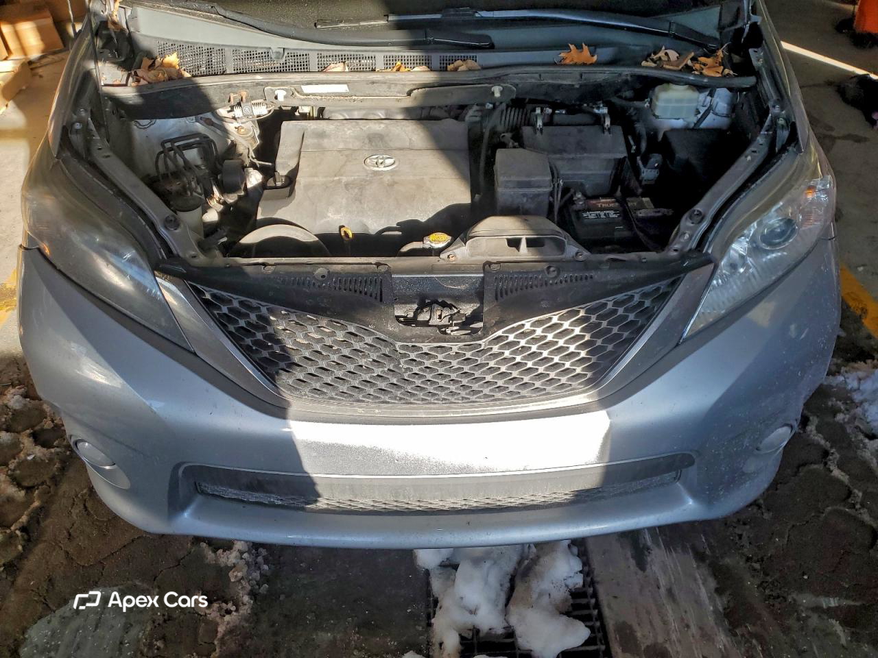 Toyota Sienna 2012