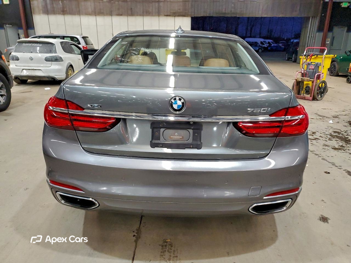 BMW Series 7 2016