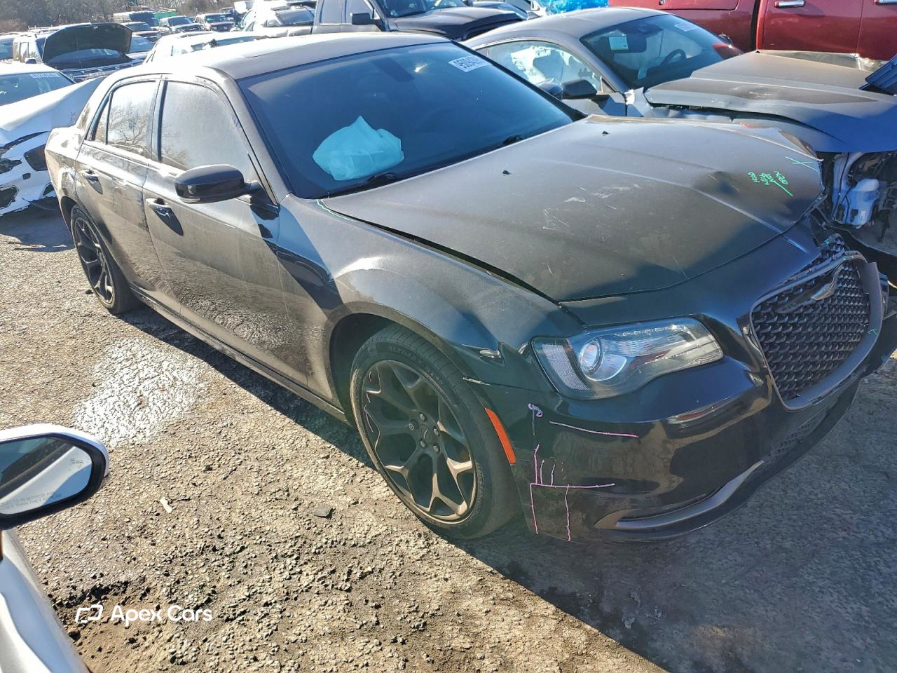 Chrysler 300 2016